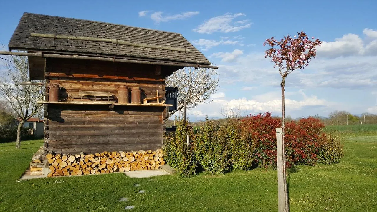 Gite / Chalet Meuble Pour 2 Personnes Le 1780 Saint-Victor-de-Cessieu 펜션
